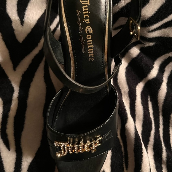 Juicy Couture, New, Black Wedge Sandals, Size 9 - Picture 5 of 11